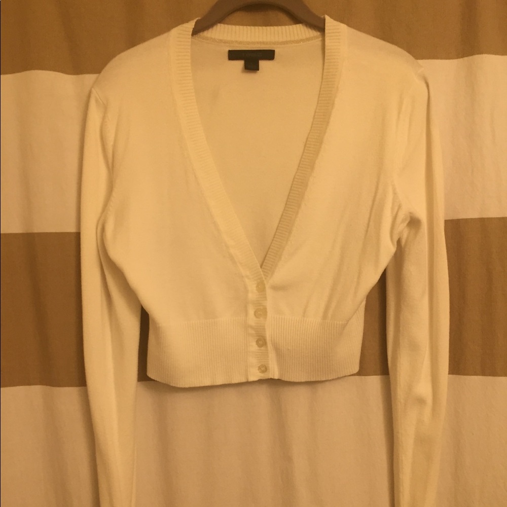 Off white shirt waist button sweater